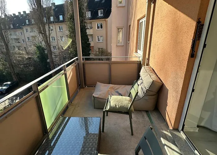 Διαμέρισμα Living In The Heart Of Kreuzviertel! *